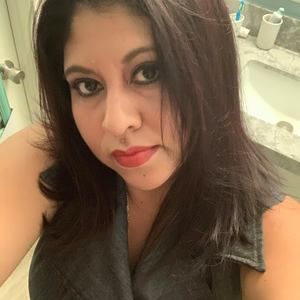 Meet your Posher, Adela